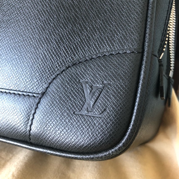 Authentic LV briefcase laptop bag - Picture 3 of 8